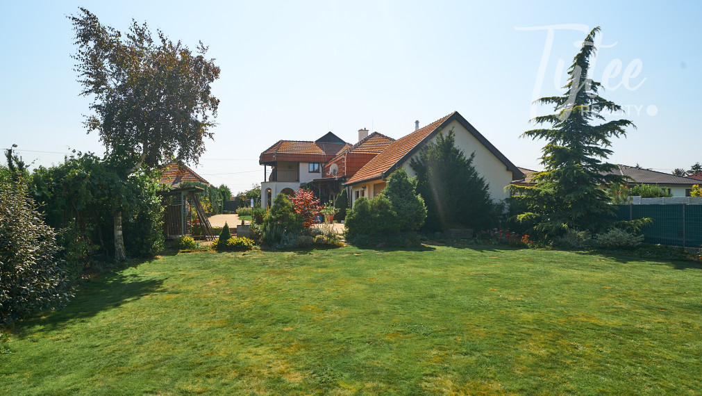 Rodinné sídlo s priestranným ateliérom