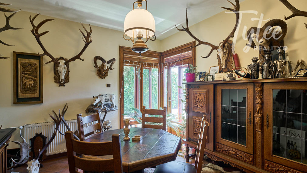 Rodinné sídlo s priestranným ateliérom