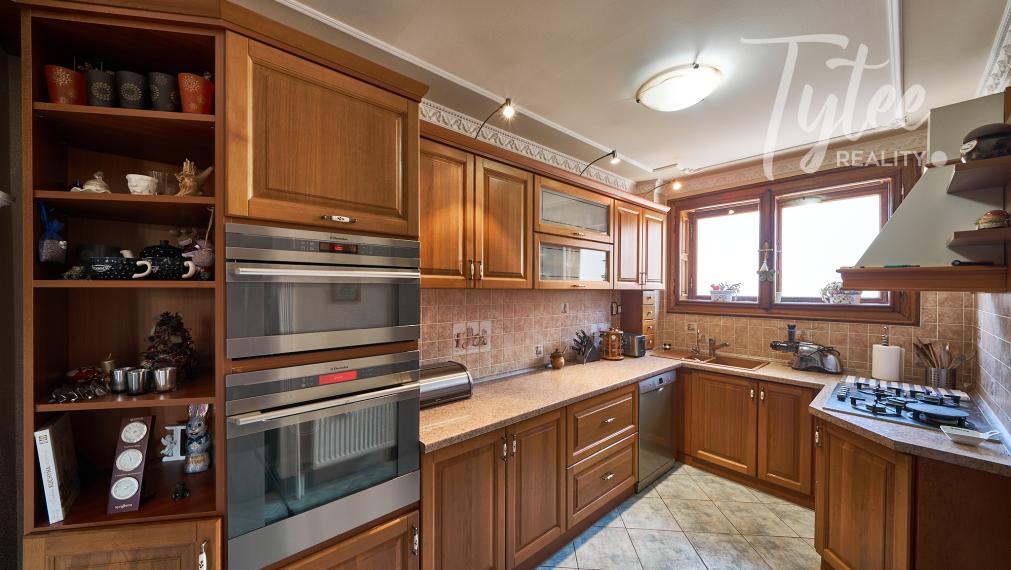 Rodinné sídlo s priestranným ateliérom