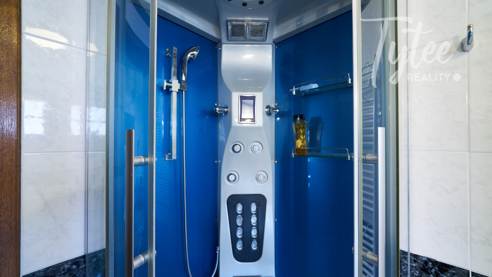 Rodinné sídlo s priestranným ateliérom