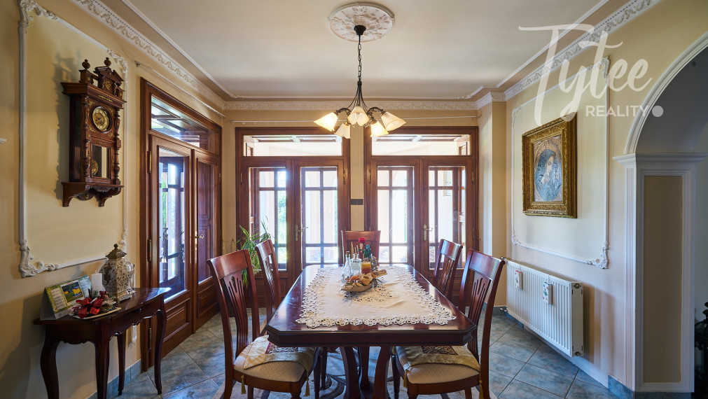 Rodinné sídlo s priestranným ateliérom