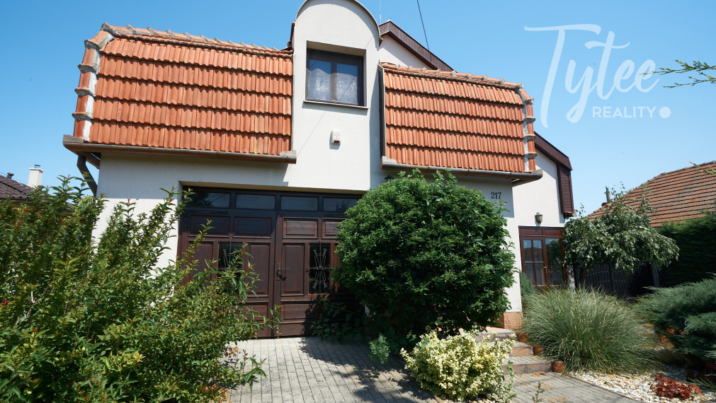 Rodinné sídlo s priestranným ateliérom