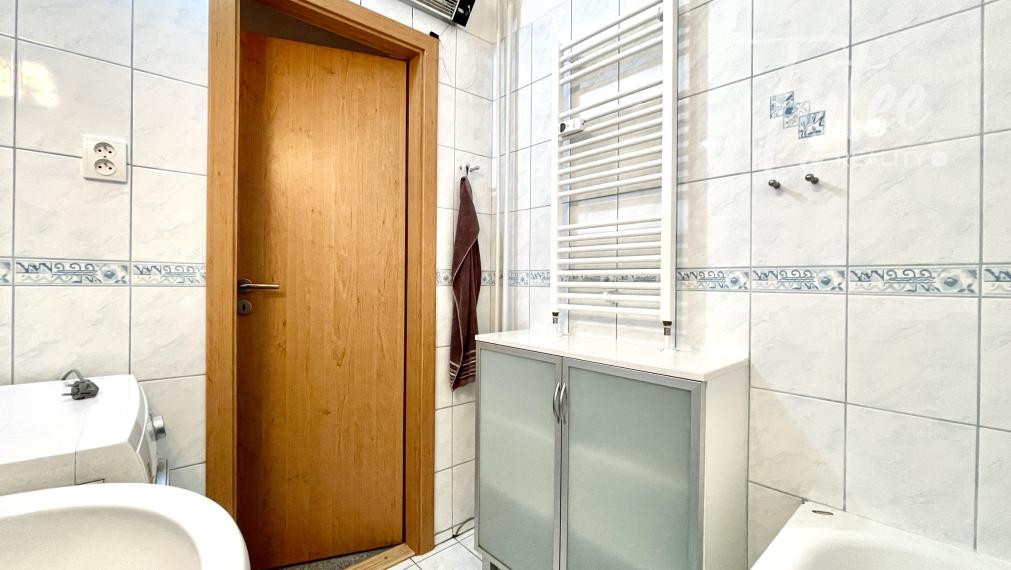 PRENÁJOM - izby v  byte 3+1,  Na hlinách, Trnava