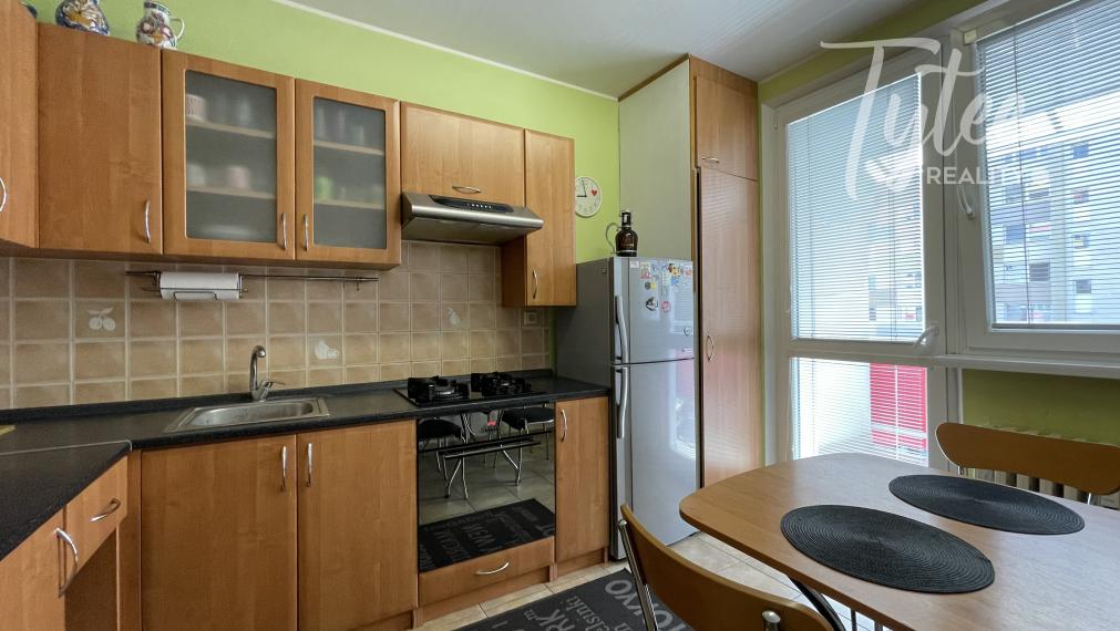 PRENÁJOM - izby v  byte 3+1,  Na hlinách, Trnava