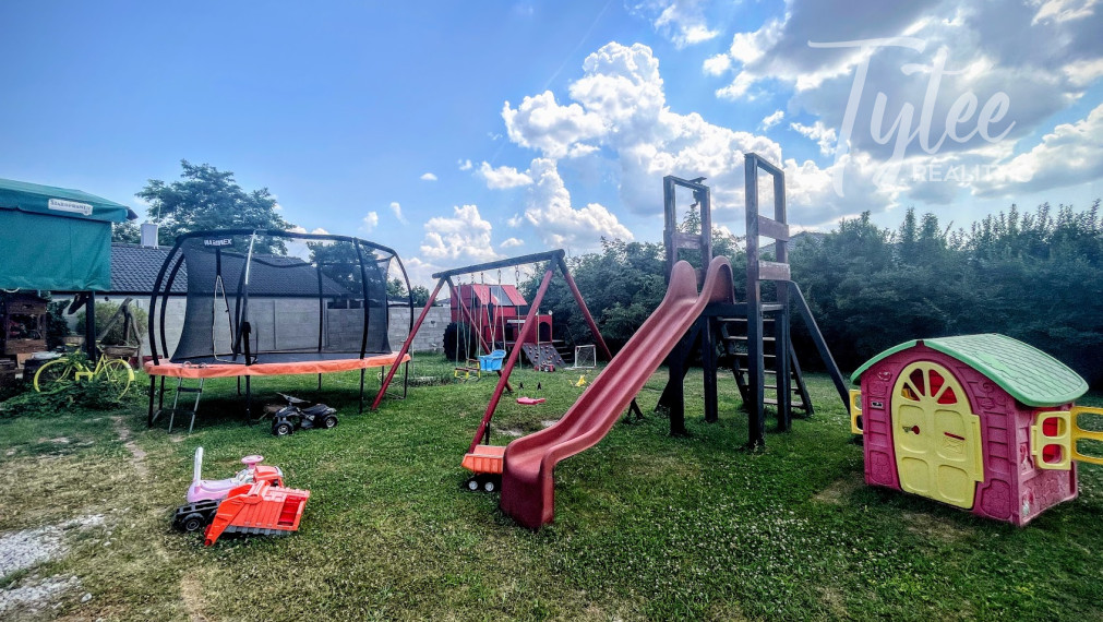 PREDAJ - Prevádzka reštauračných a ubytovacích služieb v Hrubom Šúri