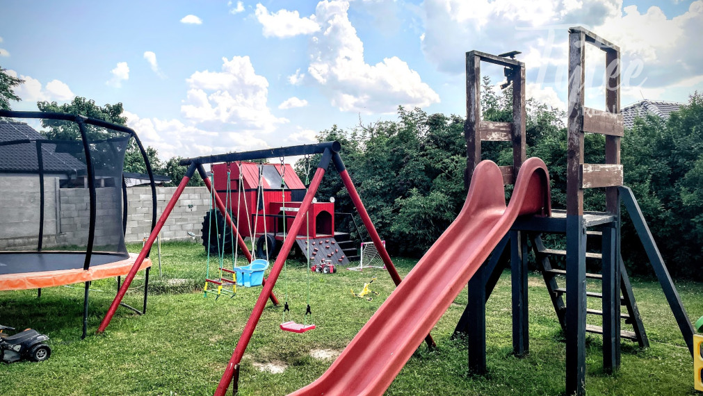 PREDAJ - Prevádzka reštauračných a ubytovacích služieb v Hrubom Šúri