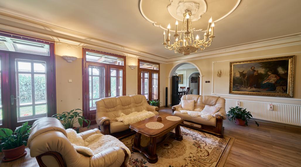 Rodinné sídlo s priestranným ateliérom