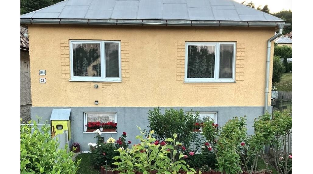 Rodinný dom so záhradou v Snine - pokoj a potenciál