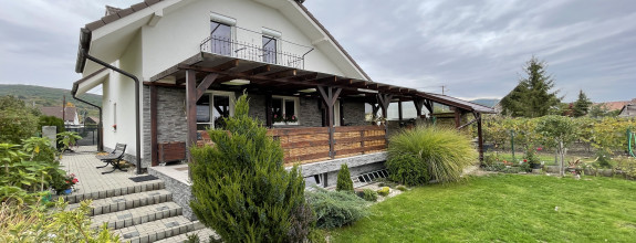 PRIPRAVUJEME - 5 izb. RD v malebných Doľanoch