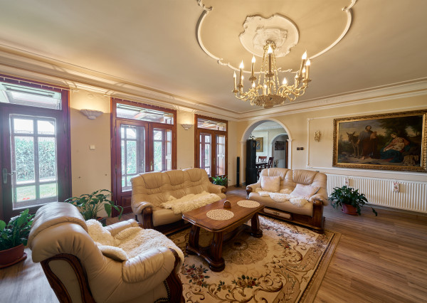 Rodinné sídlo s priestranným ateliérom