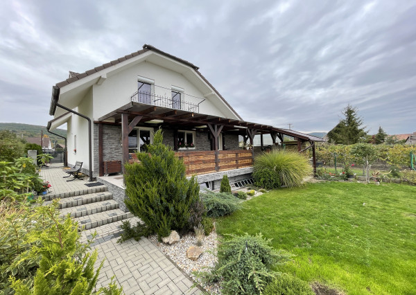 PREDAJ- 5 izb. RD v malebných Doľanoch